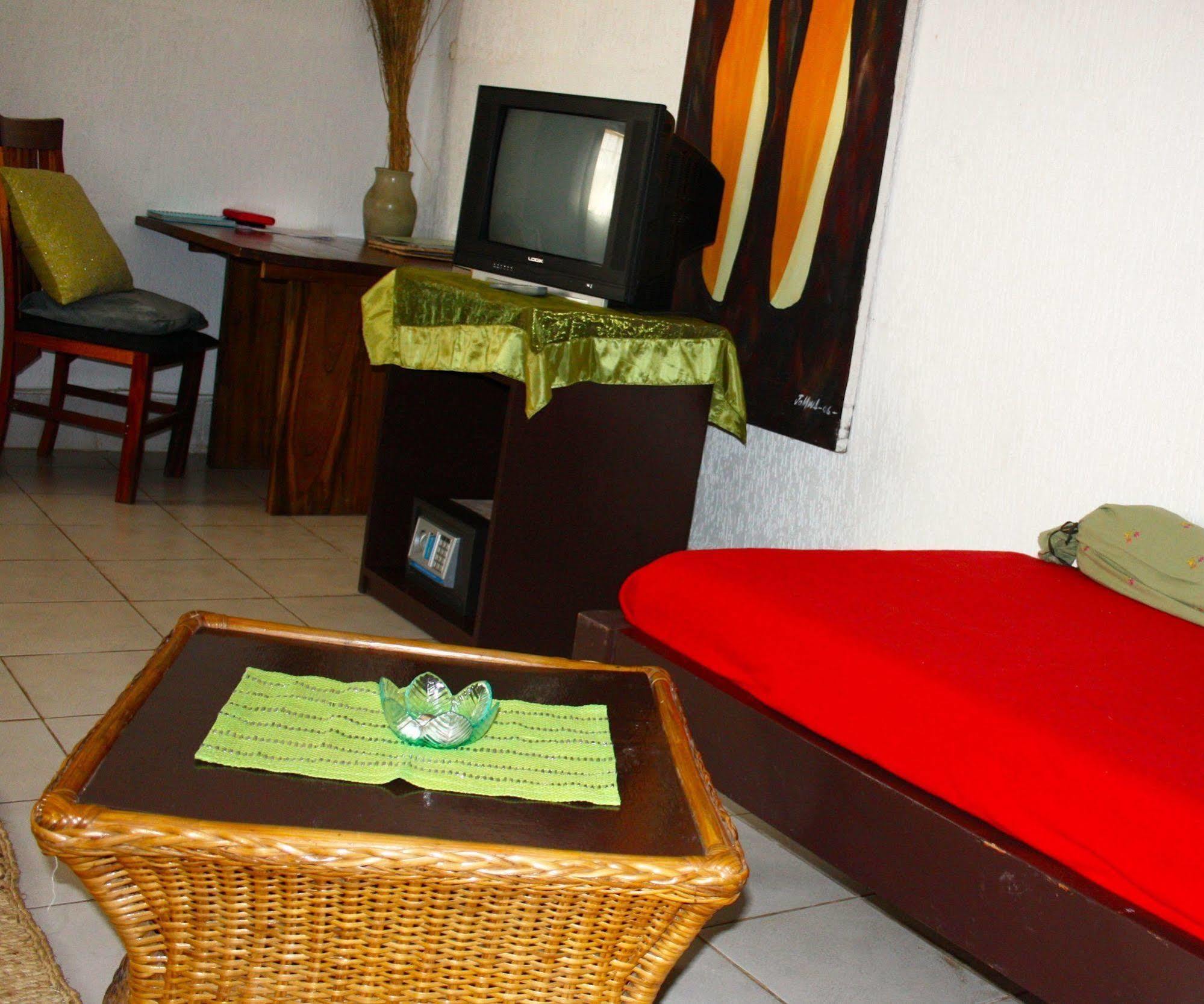 Madidi Lodge Lilongwe Ngoại thất bức ảnh
