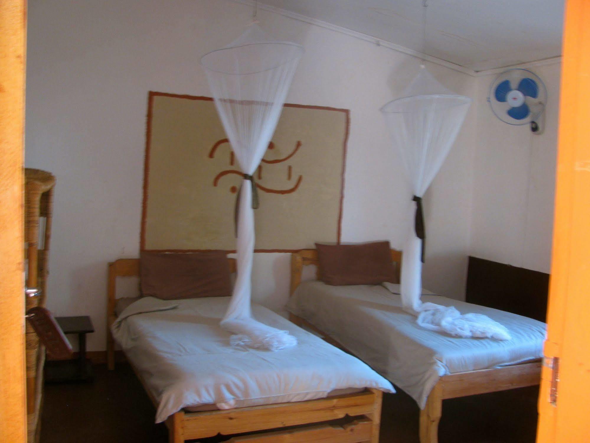 Madidi Lodge Lilongwe Ngoại thất bức ảnh
